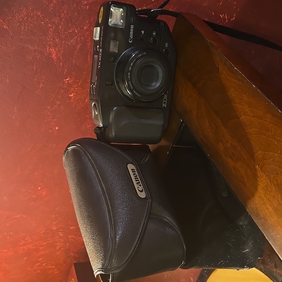 Canon Autoboy Zoom Super Point & Shoot 35mm Film Camera w/Case - Not Tested - Picture 1 of 16